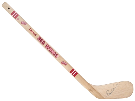 Gordie Howe Signed Detroit Red Wings Mini Hockey Stick (JSA)